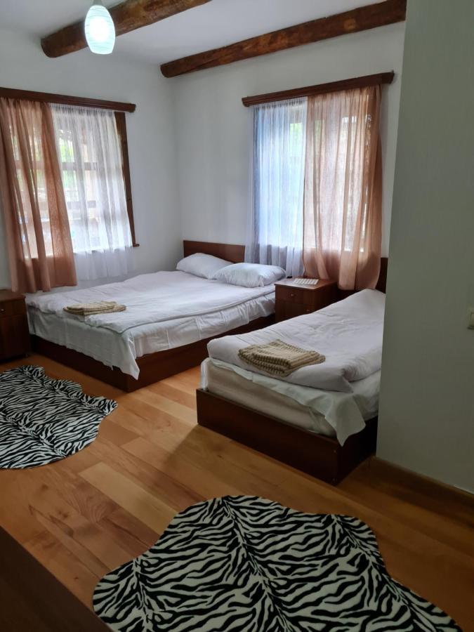Guest House Shina Omalo Exterior foto