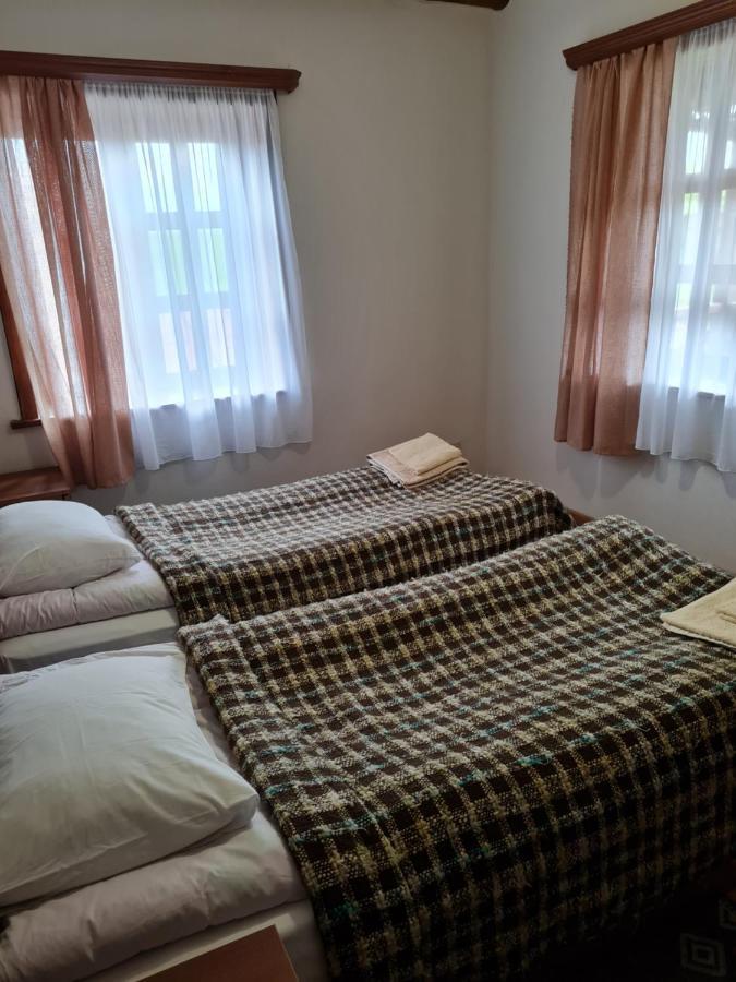 Guest House Shina Omalo Exterior foto